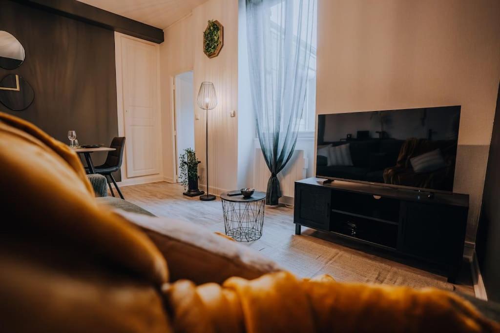 Le Bertrand • Le Raffinement En Coeur De Ville Châteauroux Esterno foto